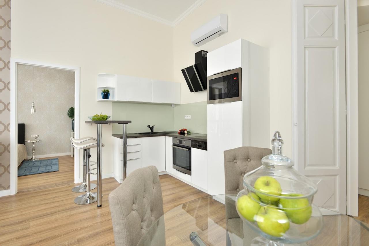 Julia Superior Apartment In The City Center. Budapest Esterno foto